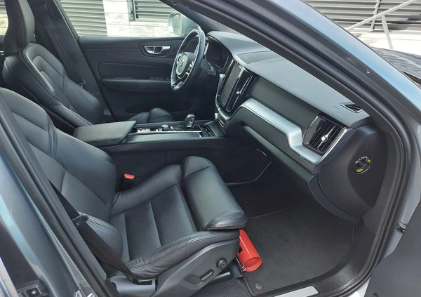 Volvo XC 60 cena 159000 przebieg: 65000, rok produkcji 2019 z Grudziądz małe 191